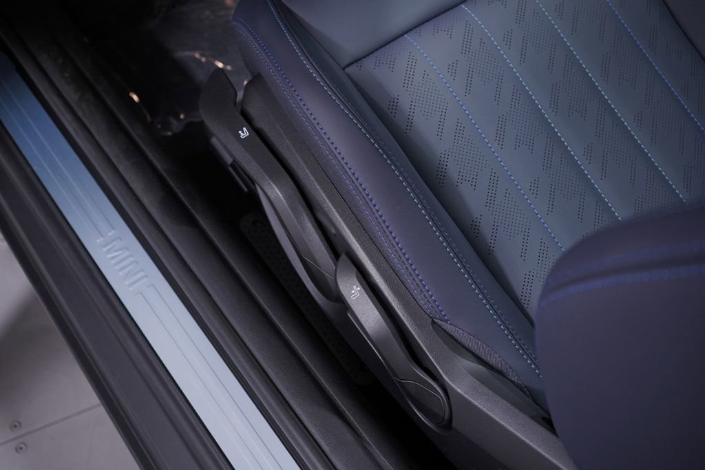 New 2026 MINI Cooper S FWD image 14