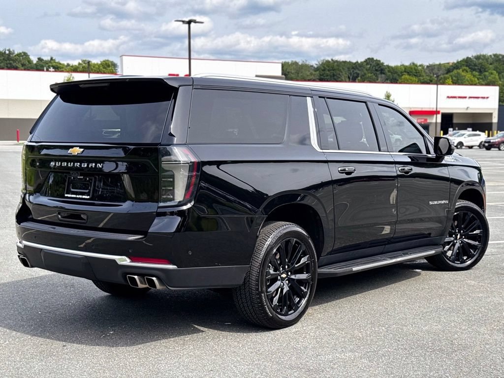 Used 2025 Chevrolet Suburban High Country AWD/4WD image 6
