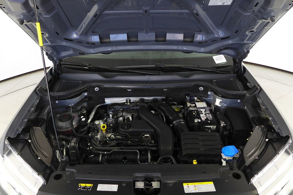 Used 2024 Volkswagen Taos SE image 6