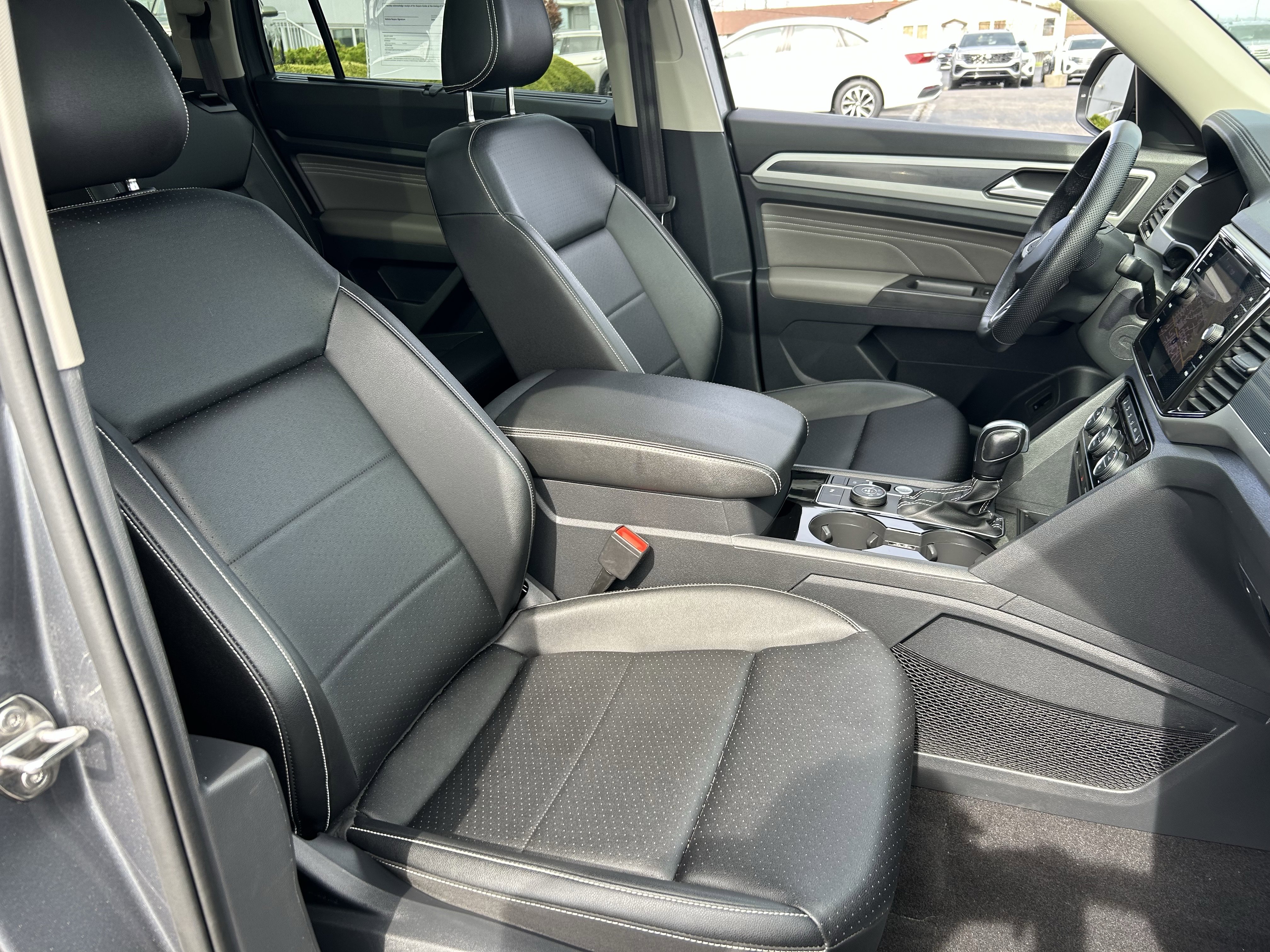 Certified 2023 Volkswagen Atlas SEL R-Line AWD/4WD image 28