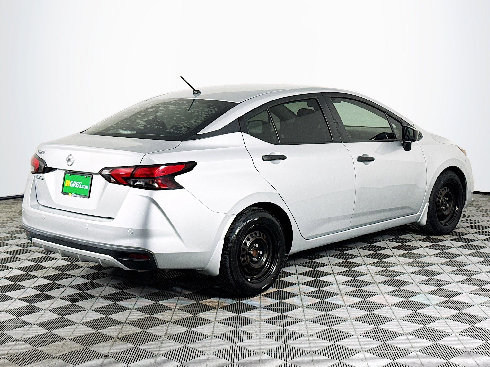 Used 2020 Nissan Versa S FWD image 10