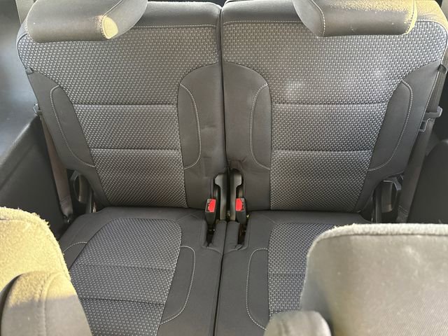 Used 2023 GMC Acadia SLE w/ Driver Convenience Package FWD image 18