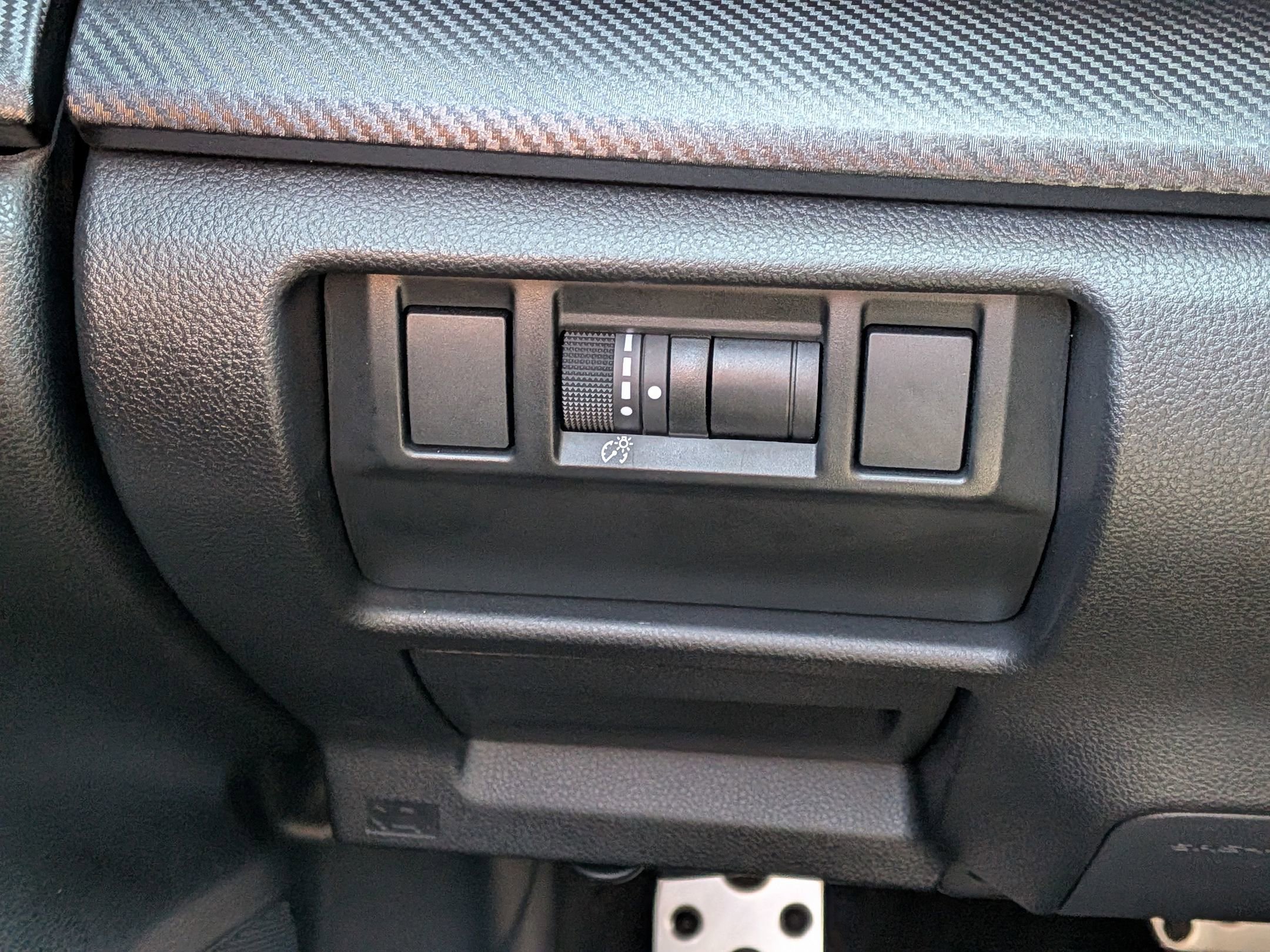 Certified 2025 Subaru Crosstrek 2.5i Sport w/ Crosstrek Mirror Package image 18