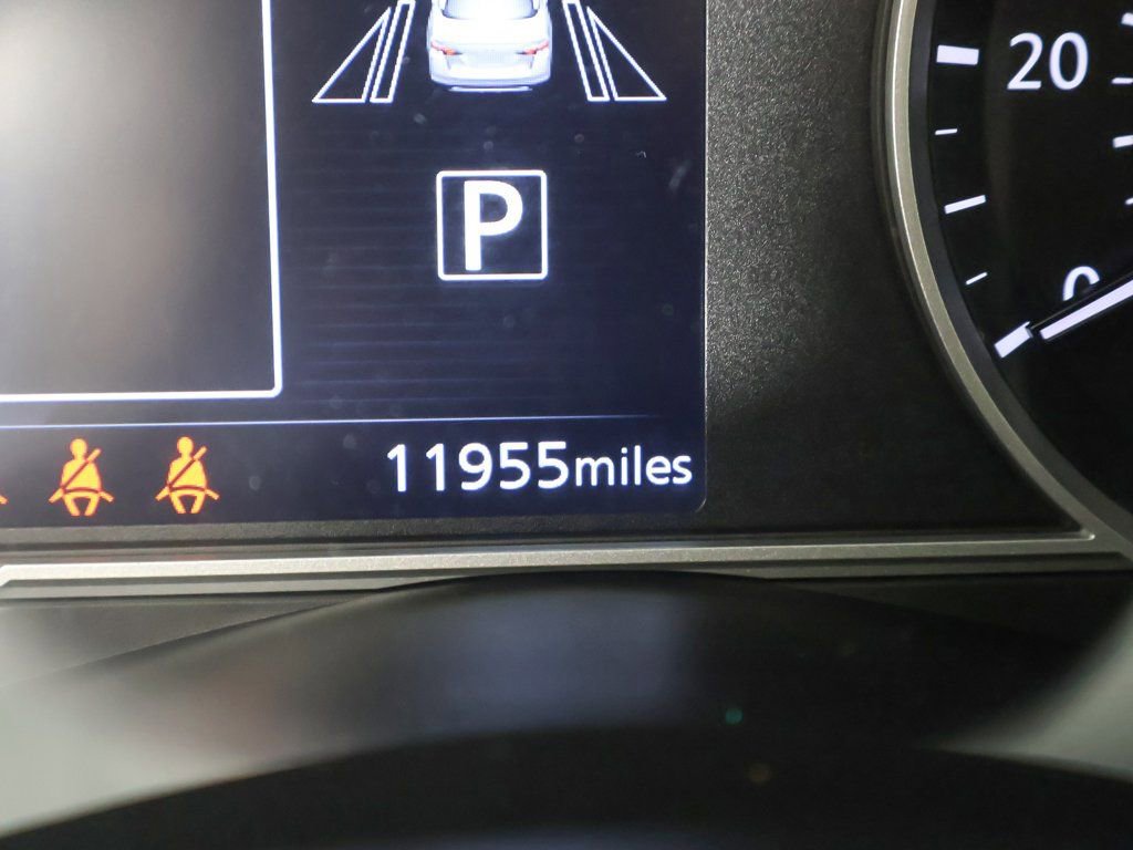 Used 2024 Nissan Versa SV w/ Trunk Package FWD image 34