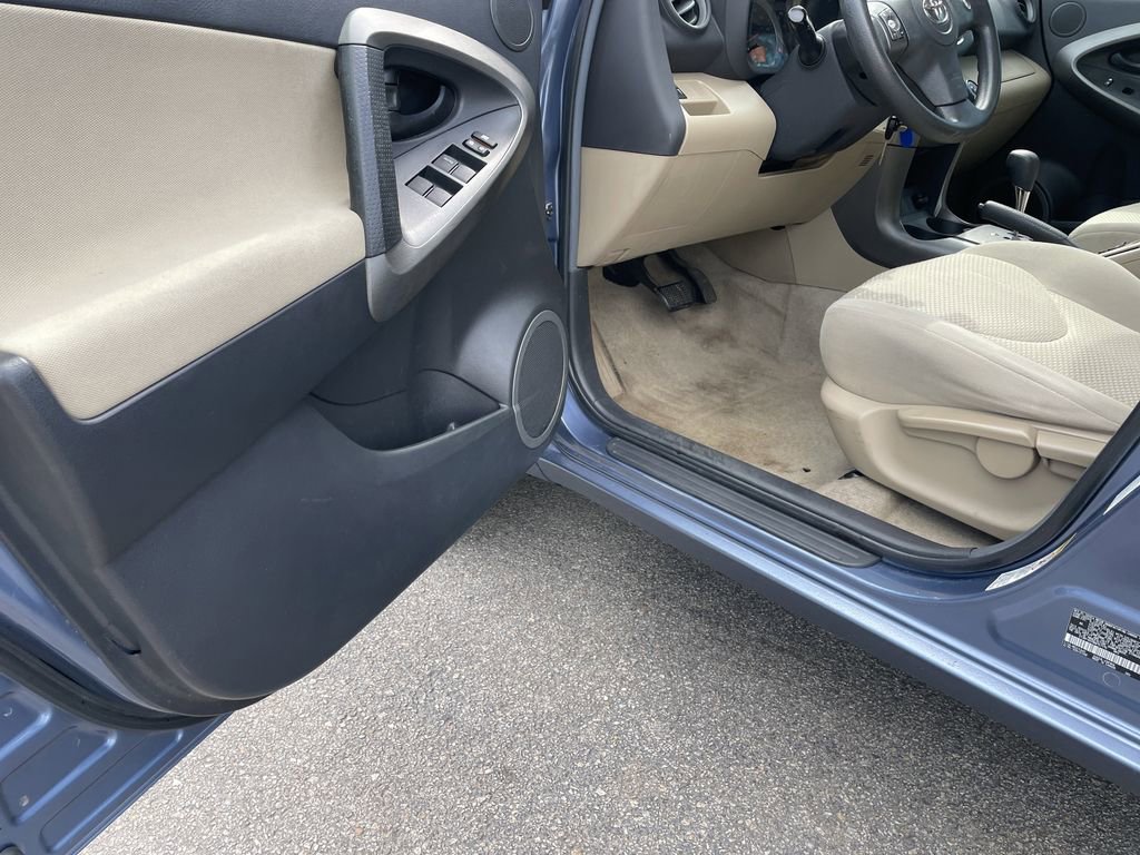 Used 2011 Toyota RAV4 4WD w/ Upgrade Value Pkg image 14