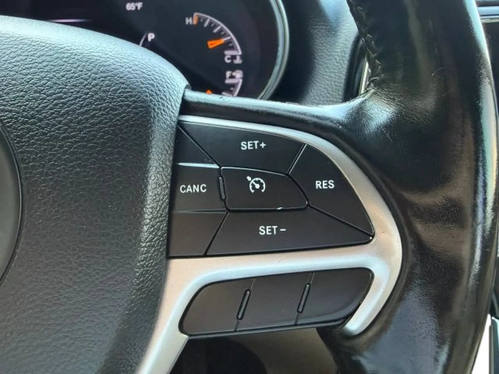Used 2021 Jeep Grand Cherokee Limited w/ Sun & Sound Group AWD/4WD image 23