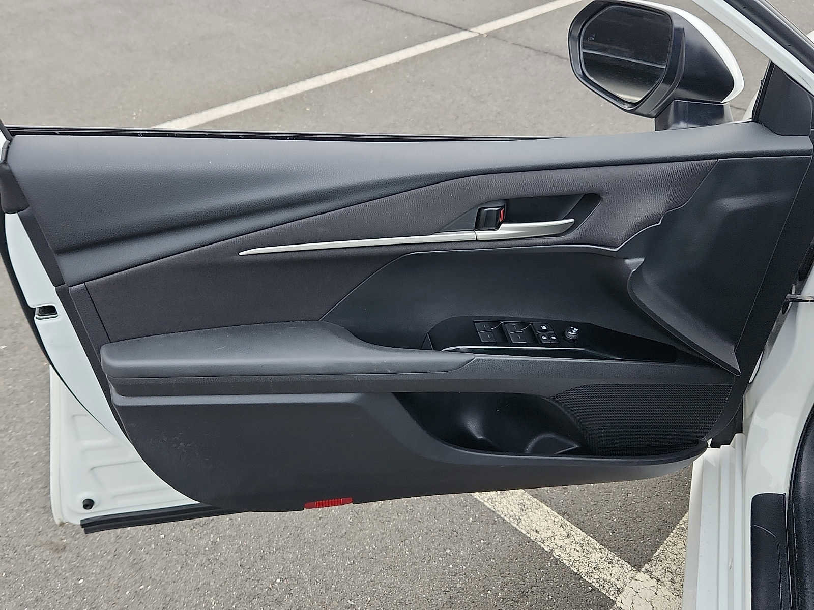 Used 2025 Toyota Camry LE FWD image 12