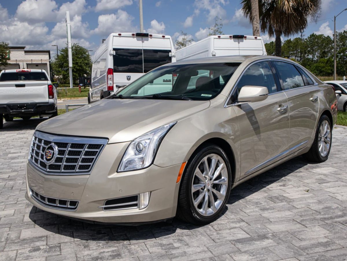 Used 2013 Cadillac XTS Premium FWD image 3