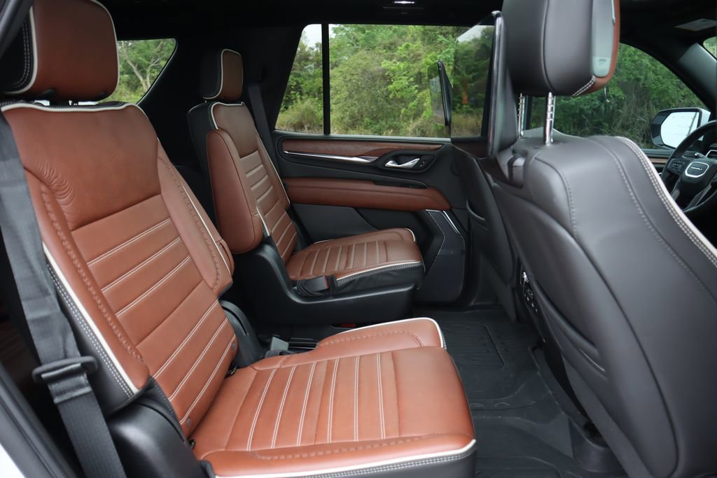 Certified 2023 GMC Yukon Denali Ultimate w/ LPO, Floor Liner Package AWD/4WD image 34