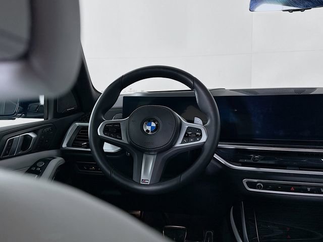 Used 2024 BMW X7 xDrive40i w/ M Sport Package image 11