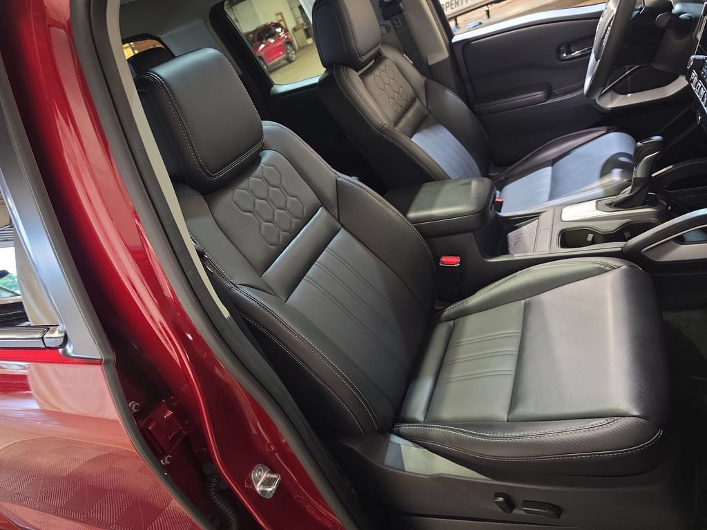 Used 2025 Nissan Frontier SL AWD/4WD image 26