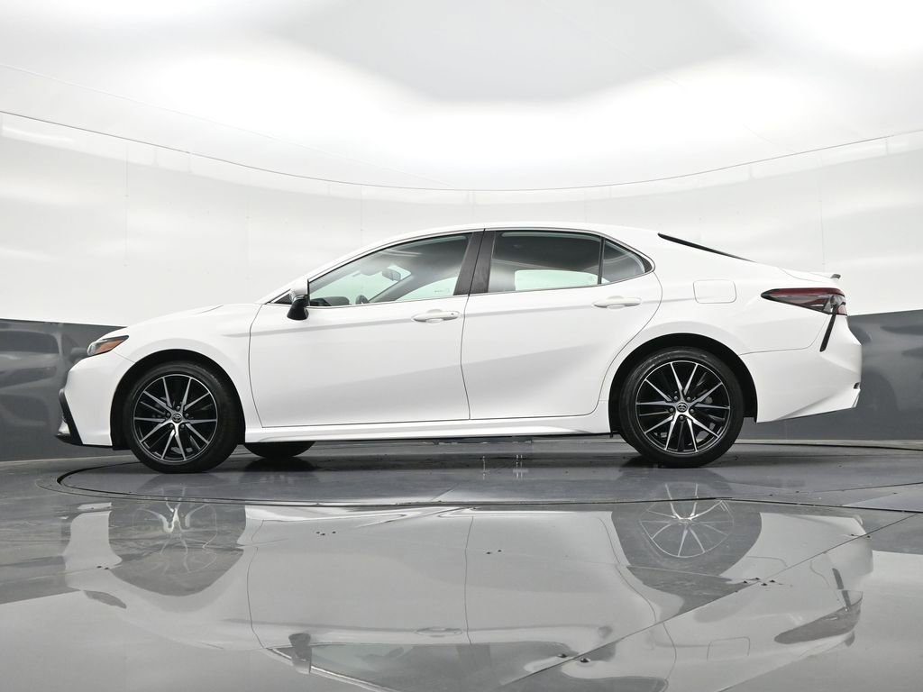 Used 2024 Toyota Camry SE image 24