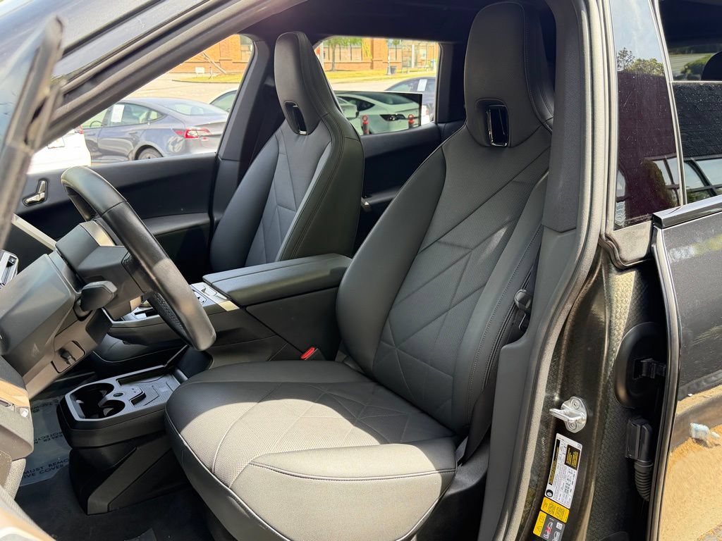 Used 2024 BMW iX xDrive50 AWD/4WD image 25