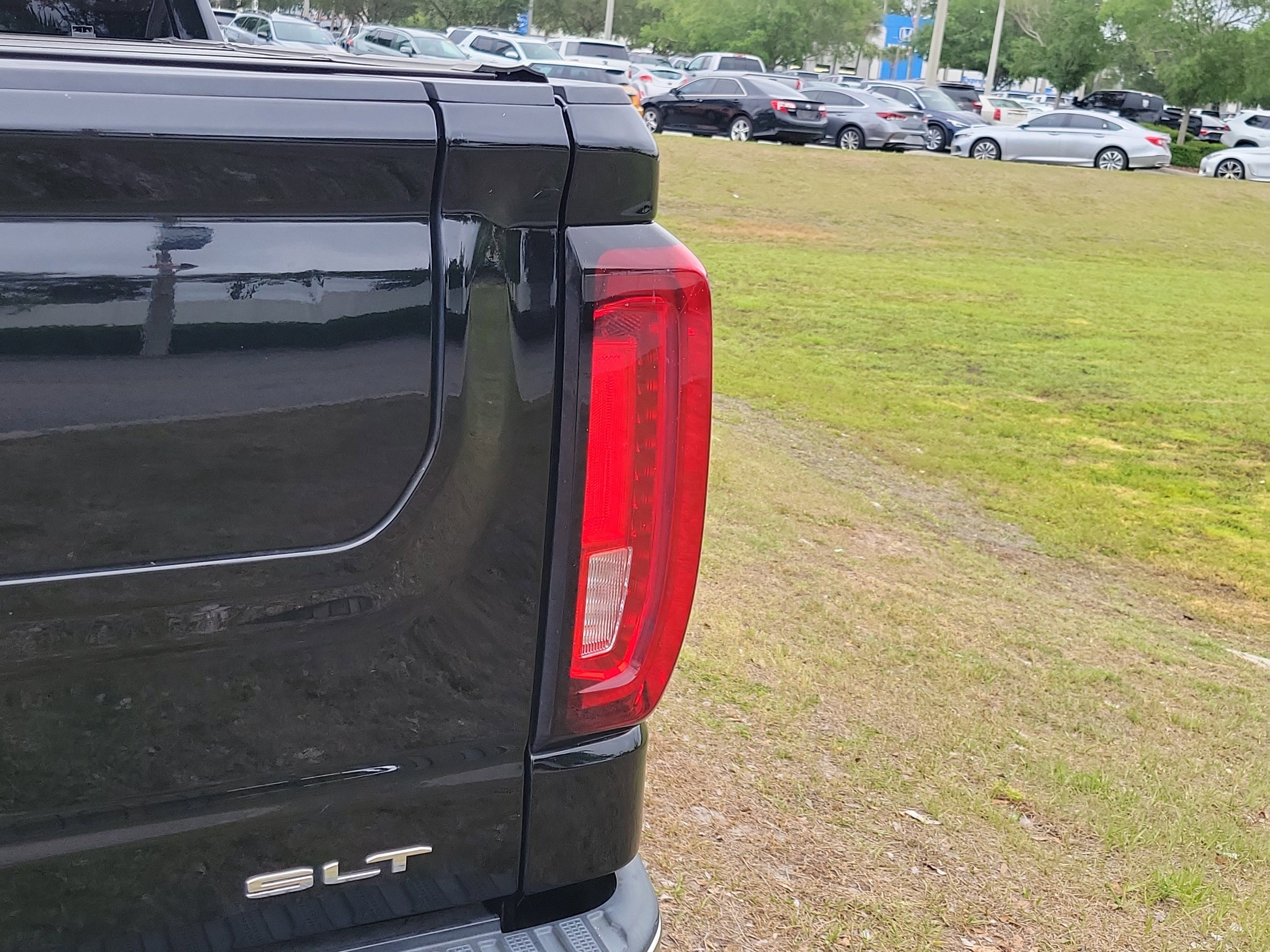 Used 2019 GMC Sierra 1500 SLT w/ SLT Premium Plus Package AWD/4WD image 20