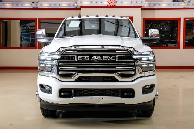 Used 2026 RAM 3500 Laramie AWD/4WD image 9