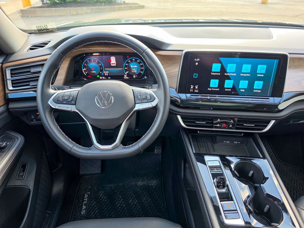 Certified 2025 Volkswagen Atlas SE w/ Panoramic Sunroof Package AWD/4WD image 20