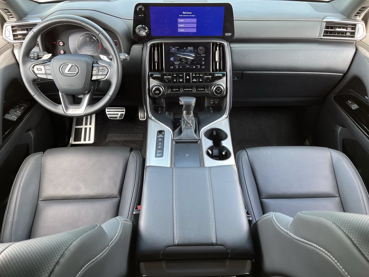Used 2023 Lexus LX 600 F Sport w/ Accessory Package (Z1) AWD/4WD image 9