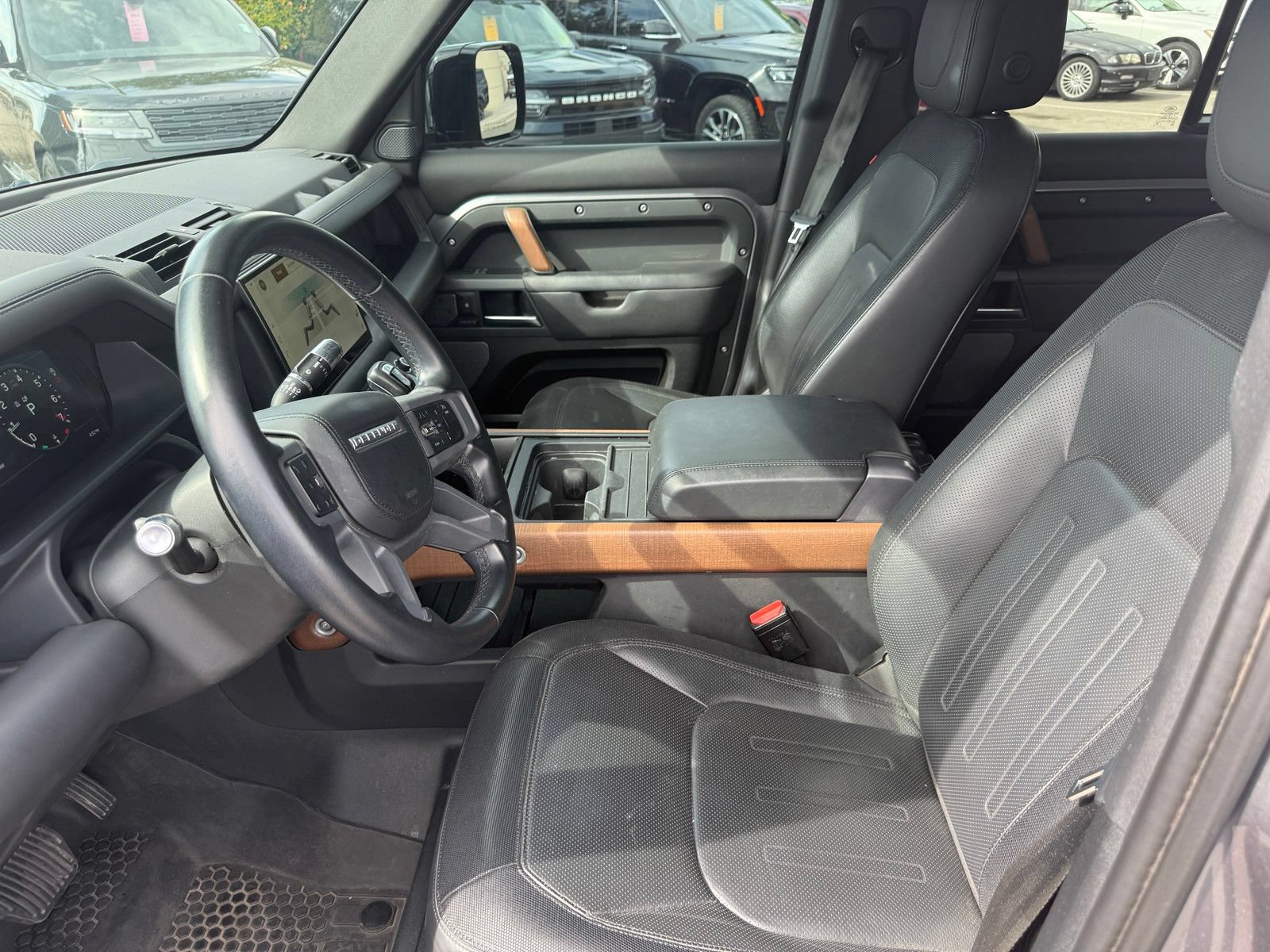 Used 2022 Land Rover Defender 110 X-Dynamic HSE AWD/4WD image 9