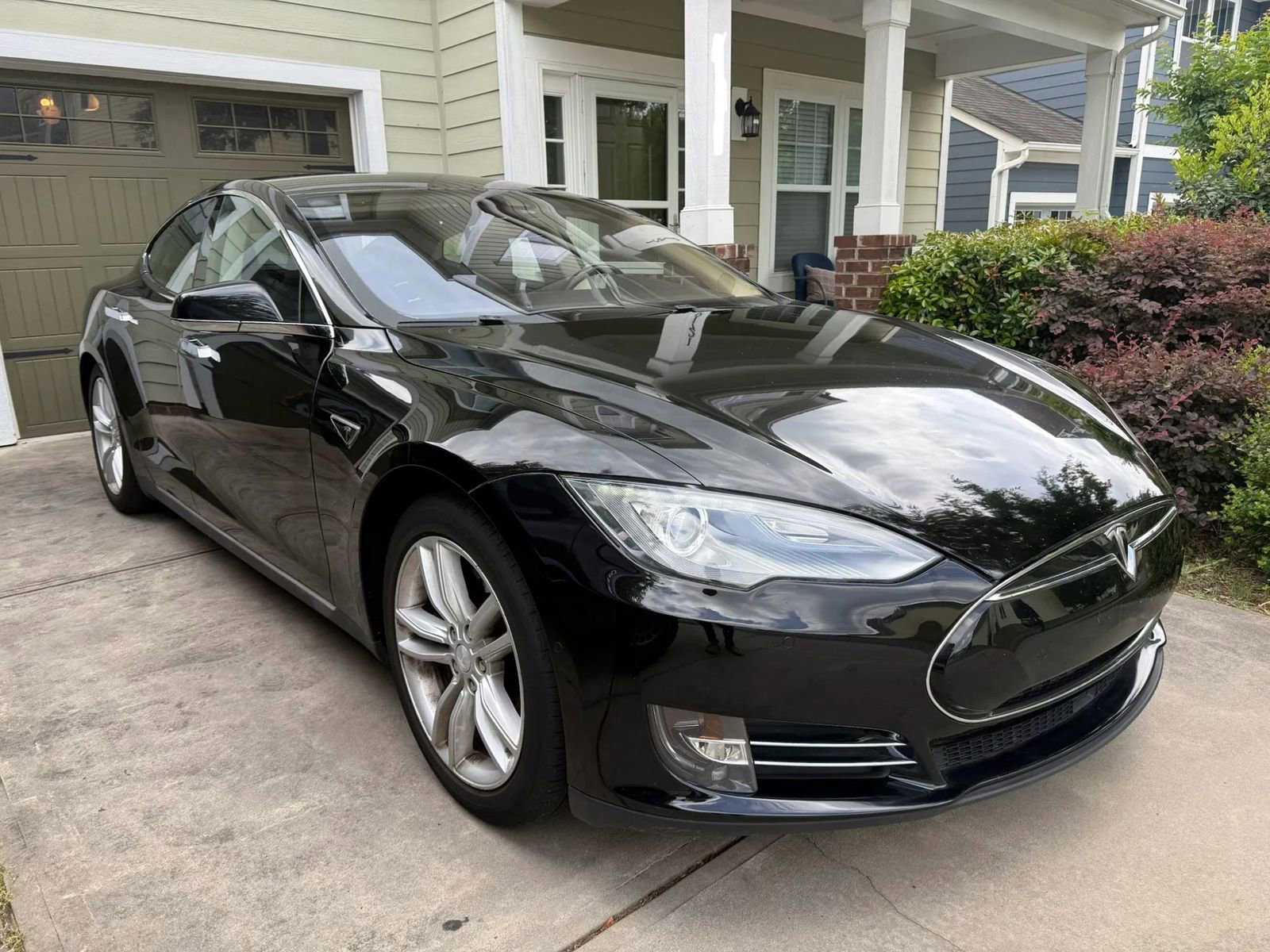 Used 2015 Tesla Model S 70D AWD/4WD image 3