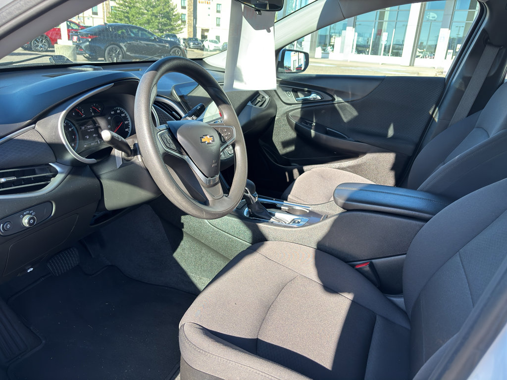 Used 2022 Chevrolet Malibu LT image 9