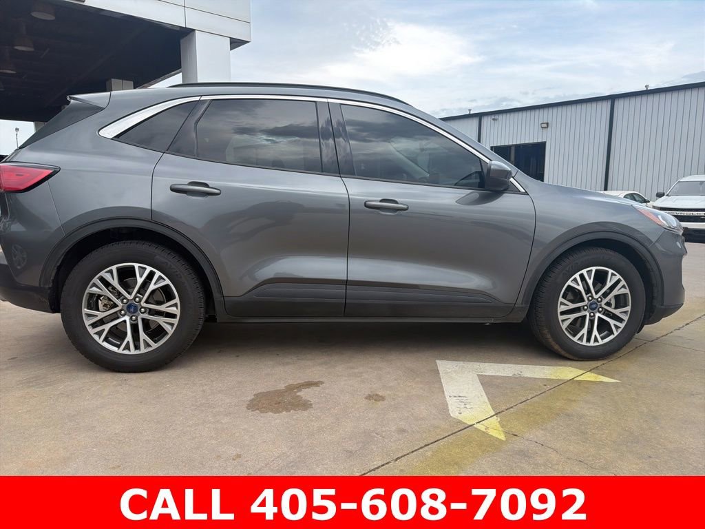 Used 2022 Ford Escape SEL image 2