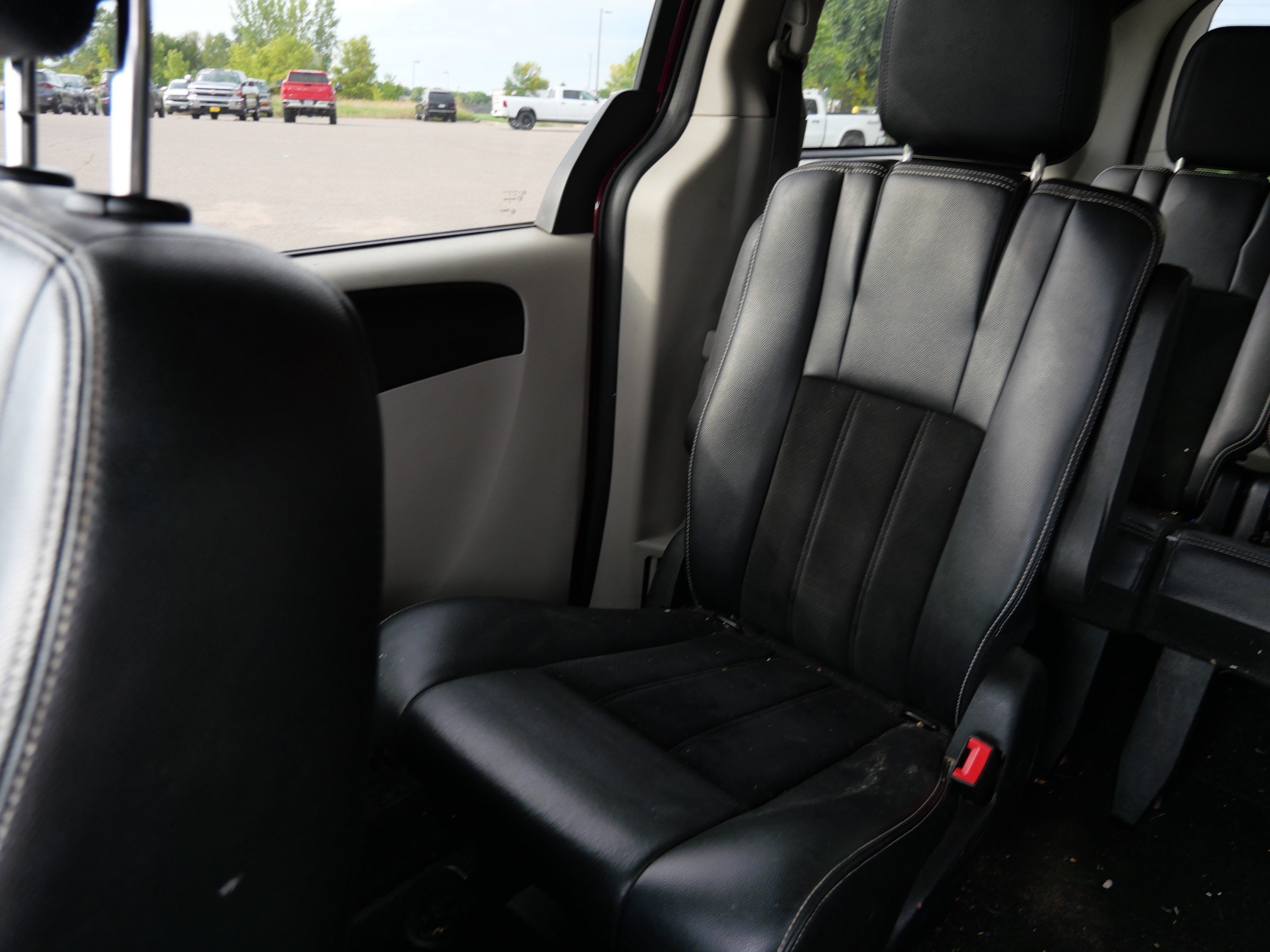 Used 2018 Dodge Grand Caravan SXT FWD image 12