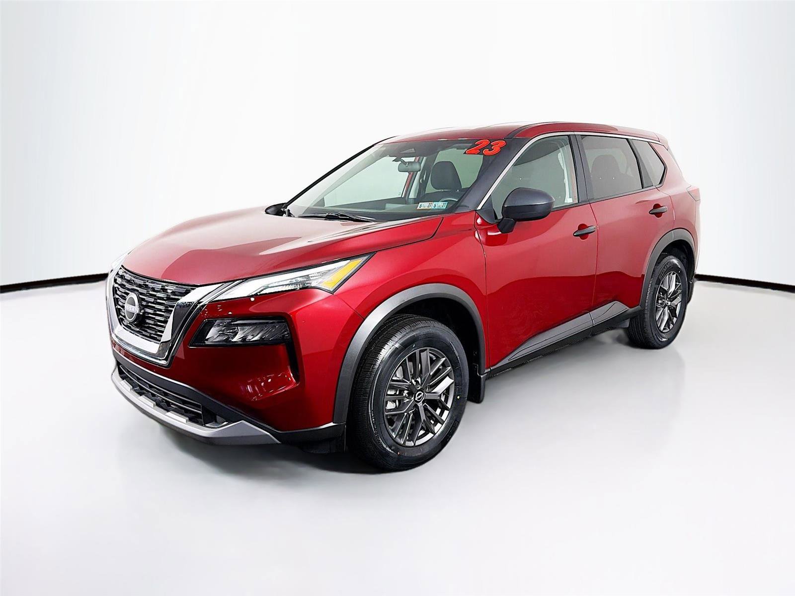 Used 2023 Nissan Rogue S AWD/4WD image 3