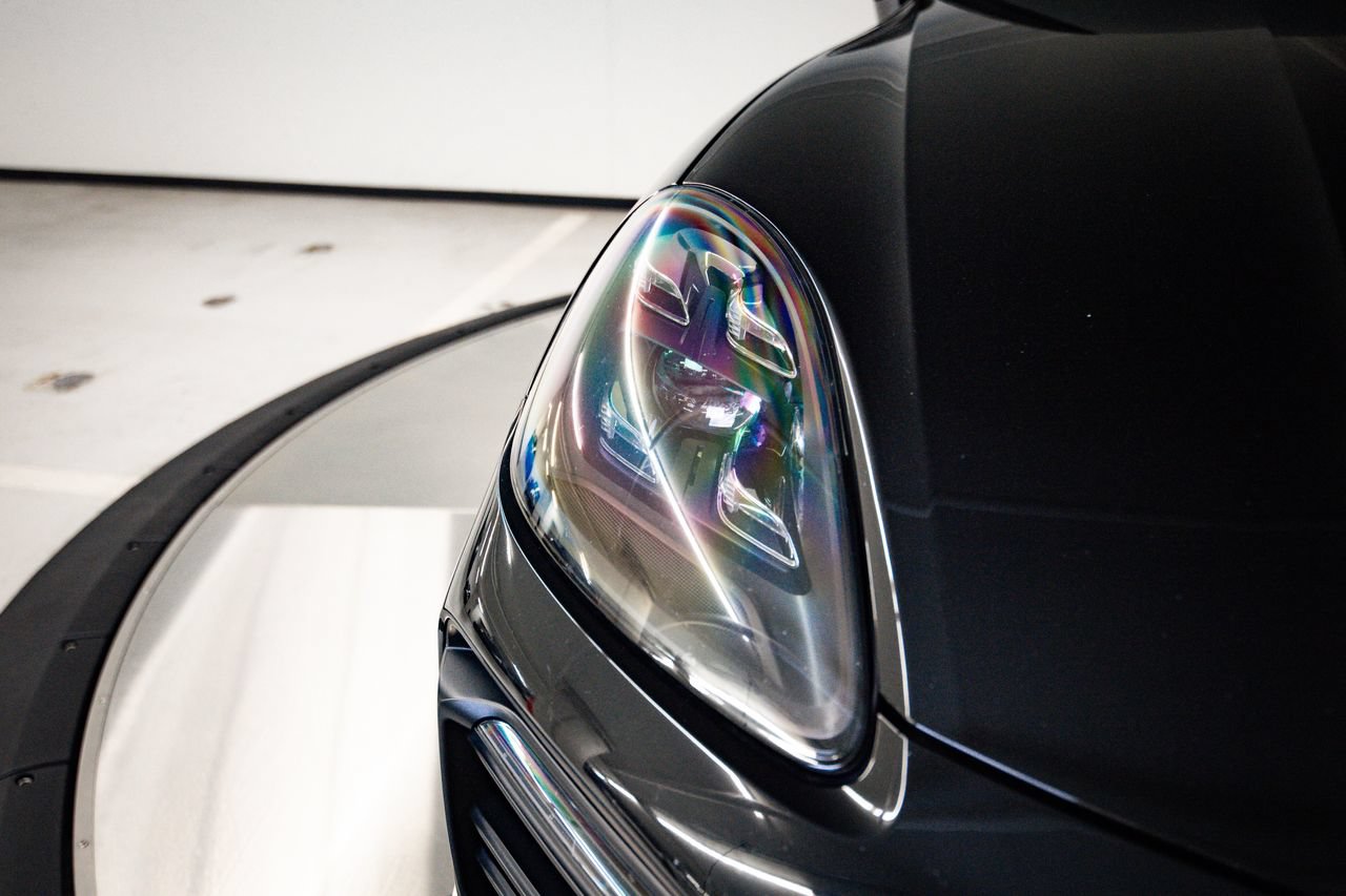 Certified 2023 Porsche Cayenne Platinum Edition AWD/4WD image 13