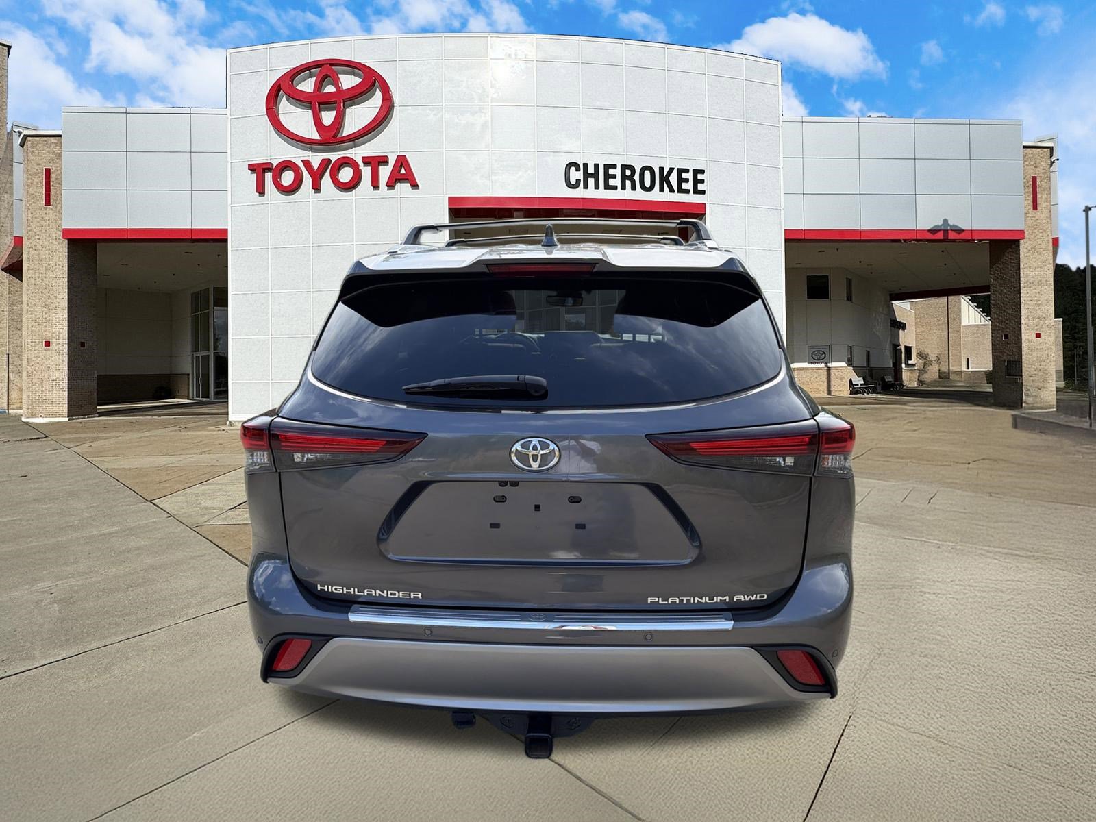 Used 2024 Toyota Highlander Platinum AWD/4WD image 6