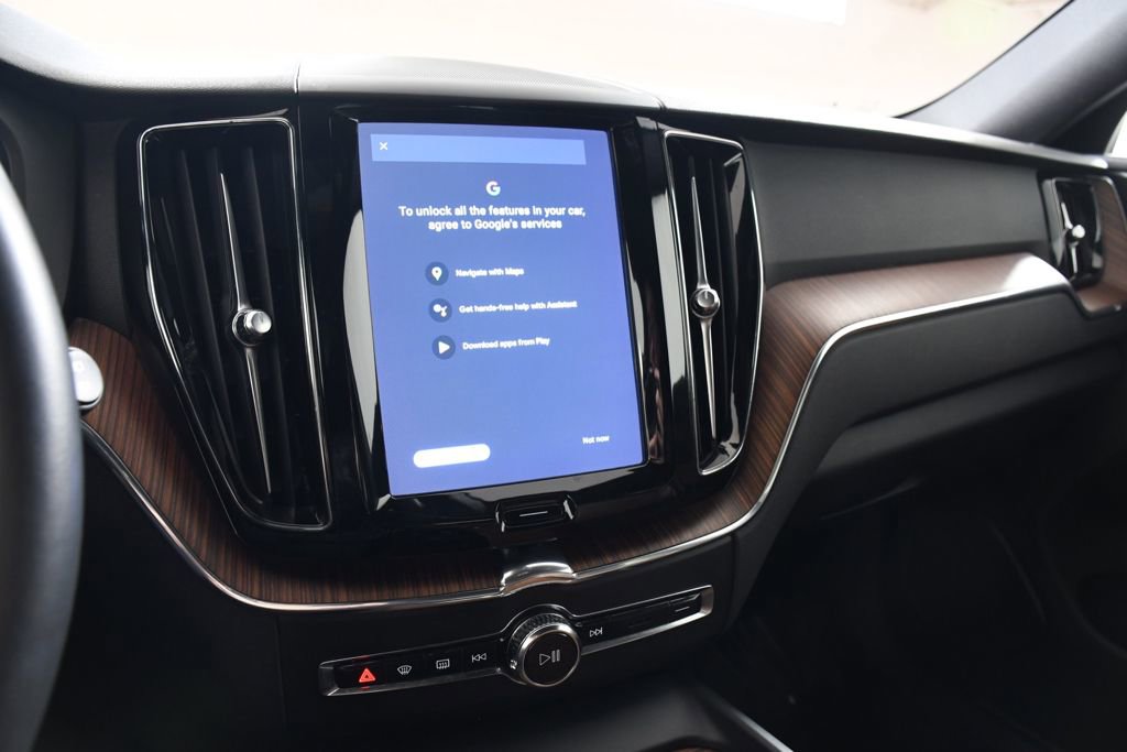 Used 2023 Volvo XC60 T8 Plus image 32