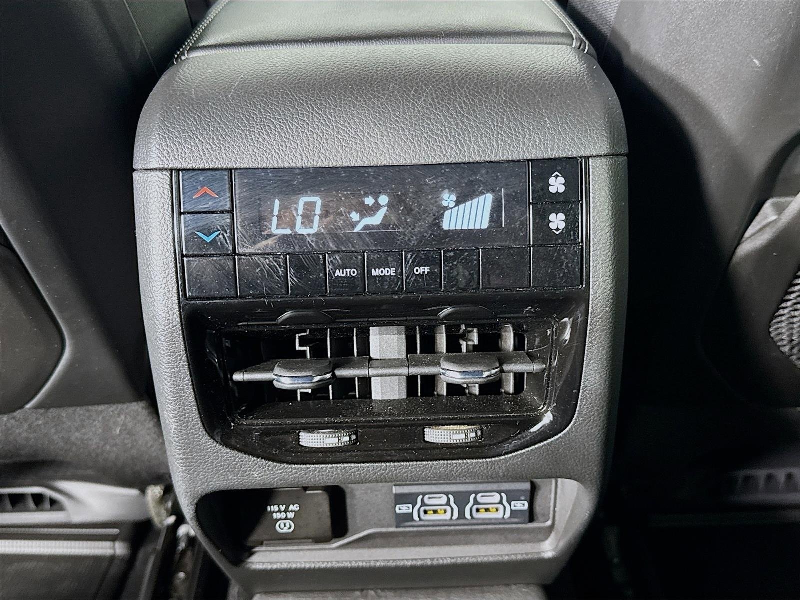 Used 2024 Jeep Grand Cherokee L Altitude AWD/4WD image 25