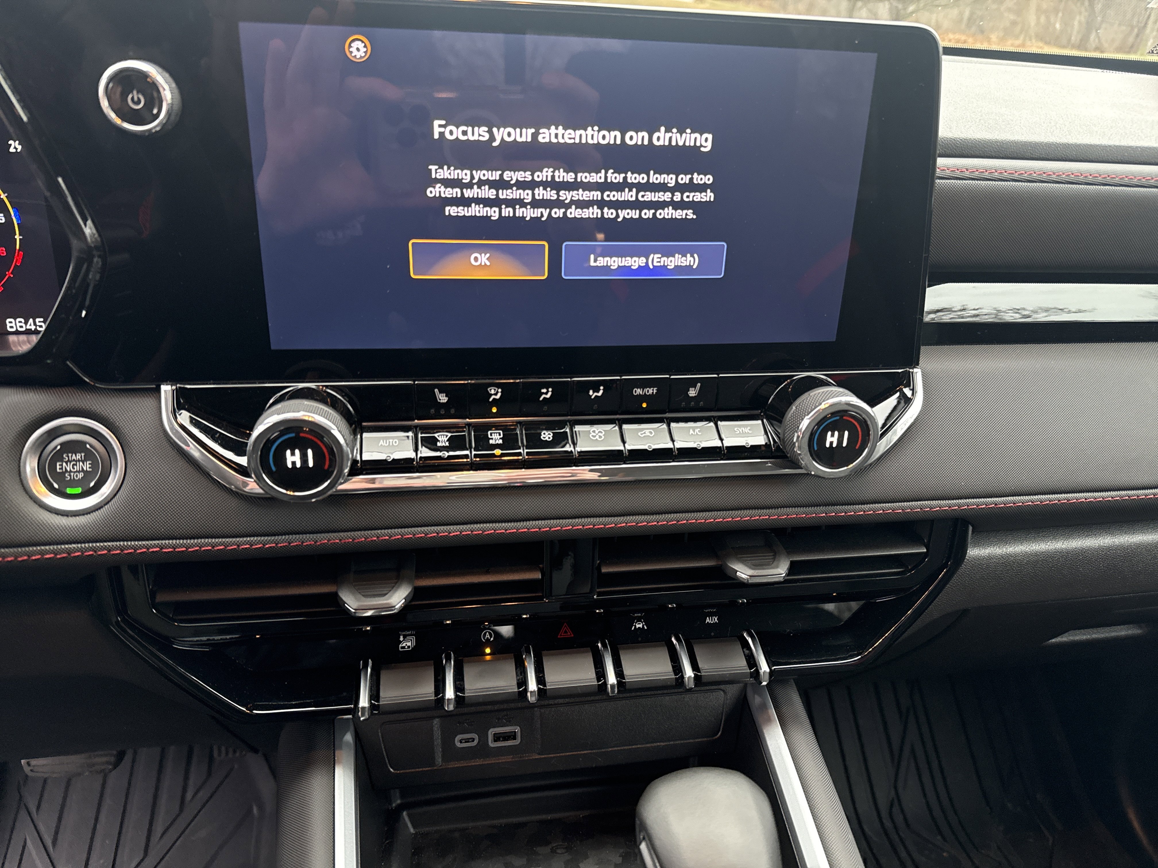 Used 2025 Chevrolet Colorado Z71 w/ Midnight Edition image 19