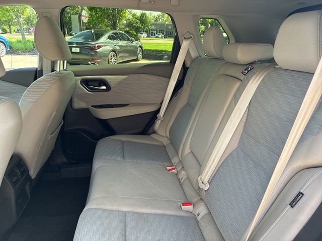 Used 2023 Nissan Rogue SV AWD/4WD image 33