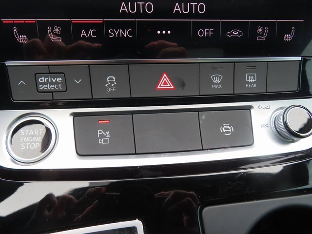 Used 2023 Audi Q8 Premium Plus w/ Premium Plus Package image 32