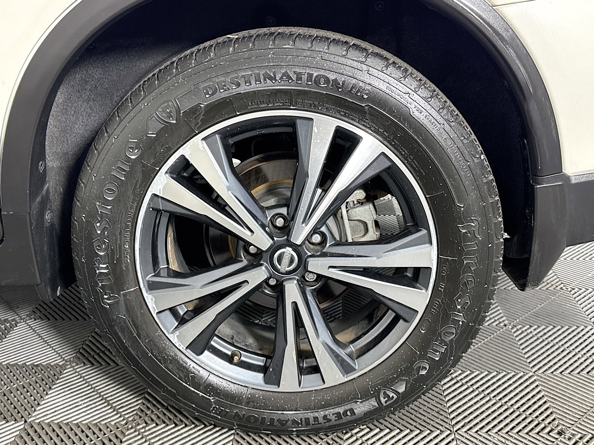 Used 2017 Nissan Rogue SL image 36