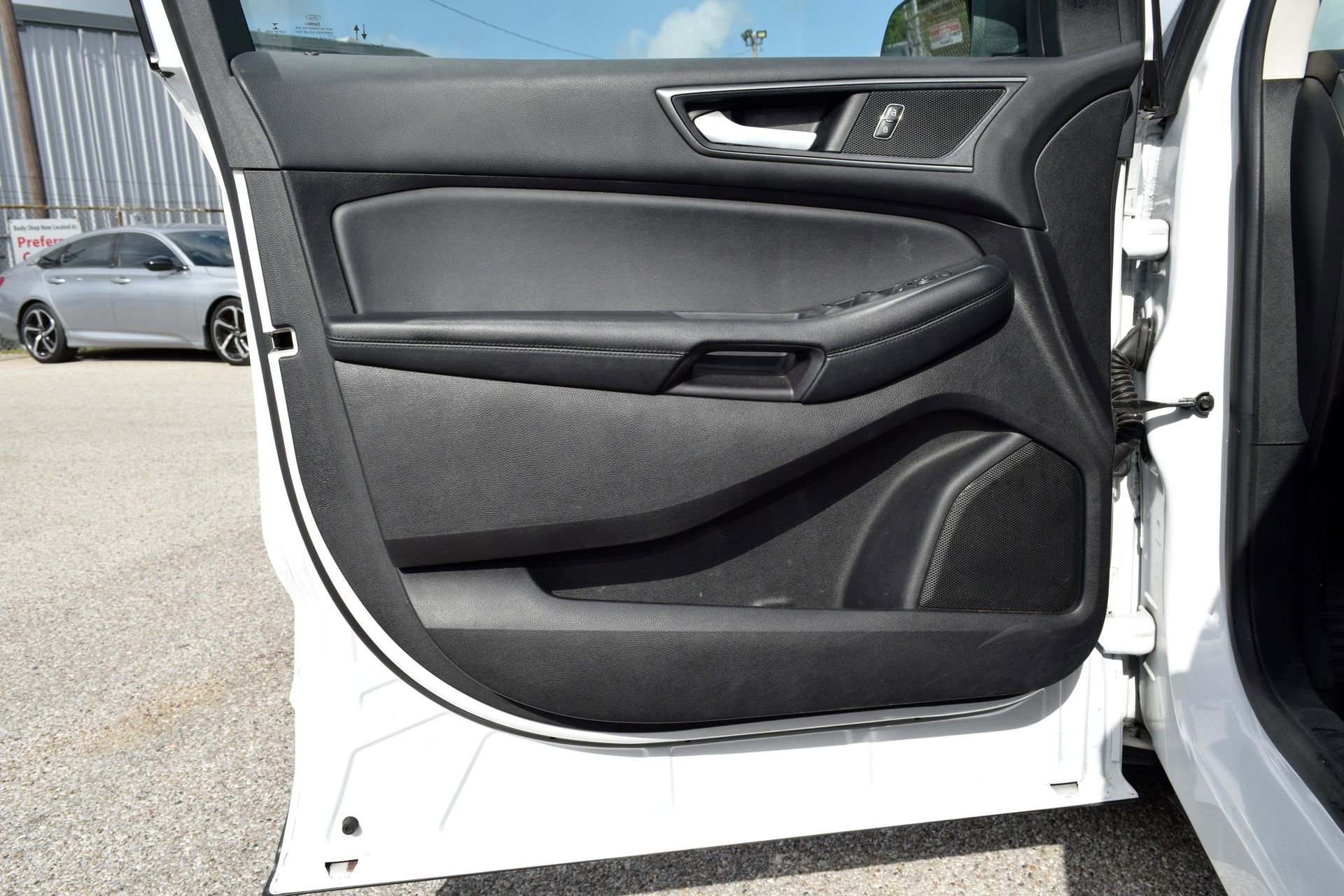 Certified 2020 Ford Edge SE image 18