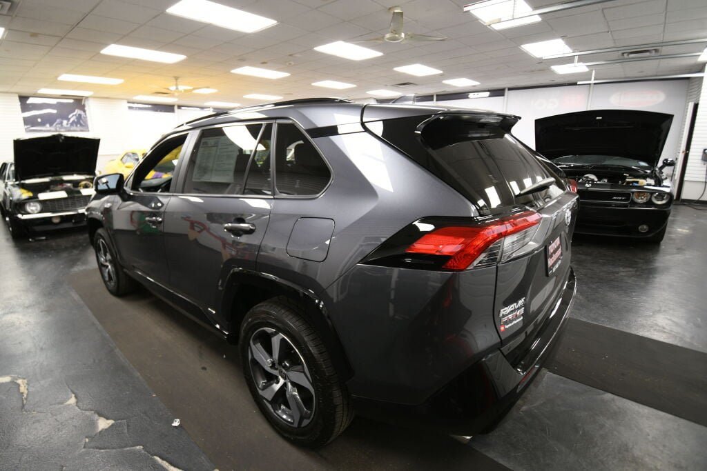 Used 2023 Toyota RAV4 SE w/ Weather & Moonroof Package AWD/4WD image 5