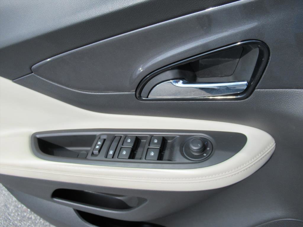 Used 2019 Buick Encore Essence image 18