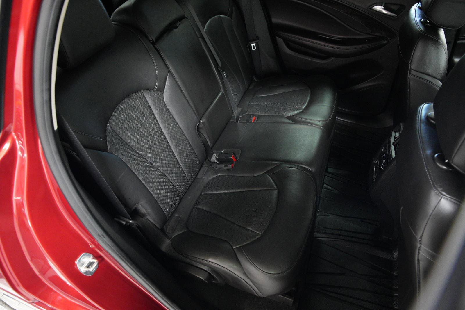 Used 2019 Buick Envision Essence image 17