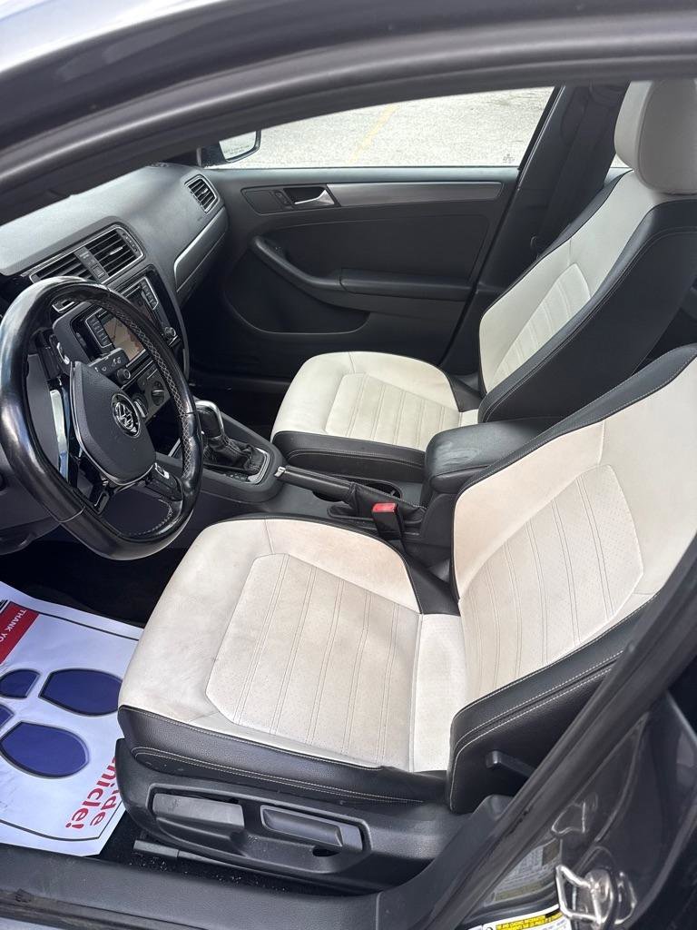 Used 2016 Volkswagen Jetta Sport image 5