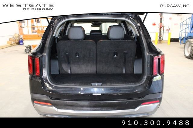 Used 2024 Kia Sorento S image 10