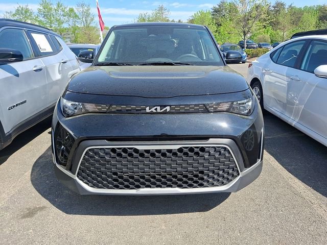 Used 2025 Kia Soul LX w/ LX Technology Package FWD image 4