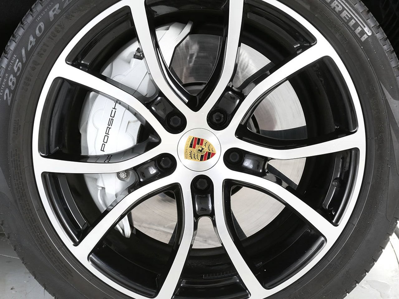 Used 2021 Porsche Cayenne Turbo AWD/4WD image 6