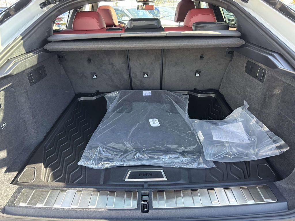 New 2026 BMW X6 xDrive40i w/ Premium Package image 9