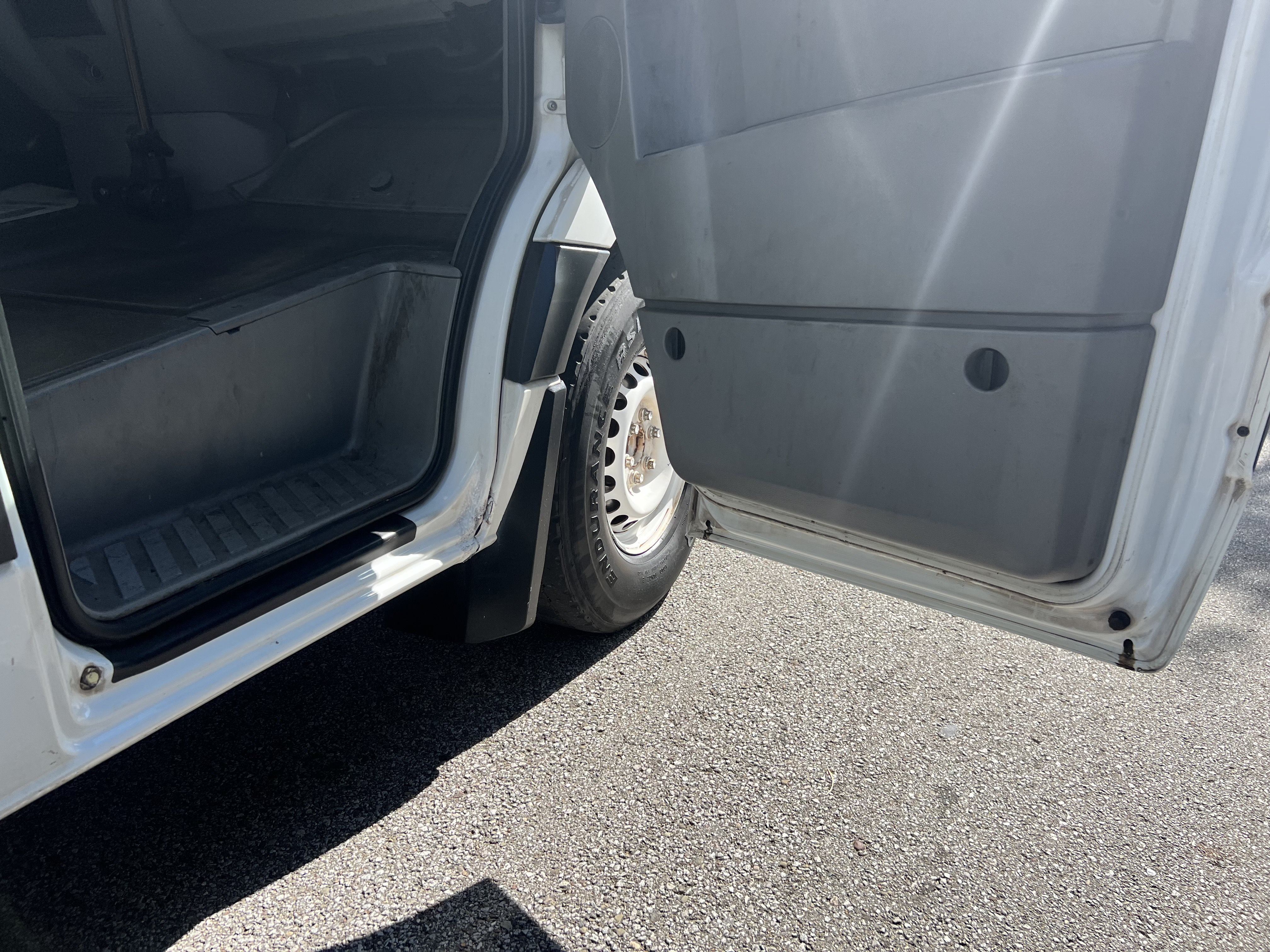 Used 2016 Mercedes-Benz Sprinter 2500 image 28
