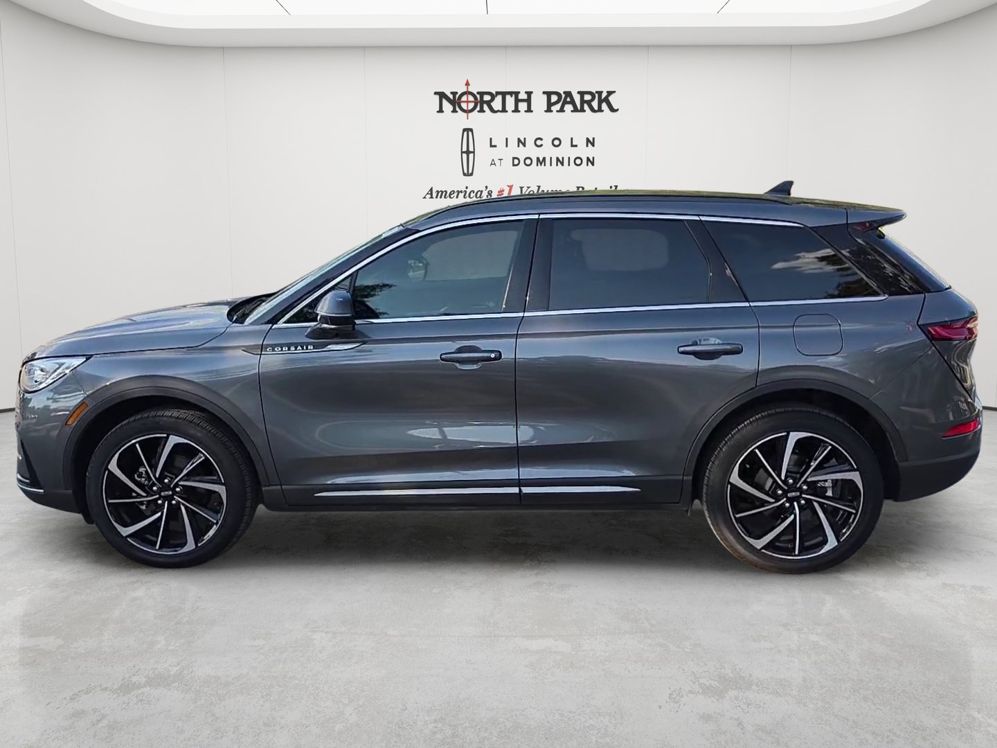 New 2025 Lincoln Corsair Reserve AWD/4WD image 2