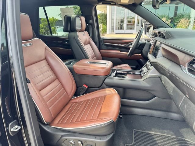 Used 2024 GMC Yukon Denali Ultimate AWD/4WD image 13