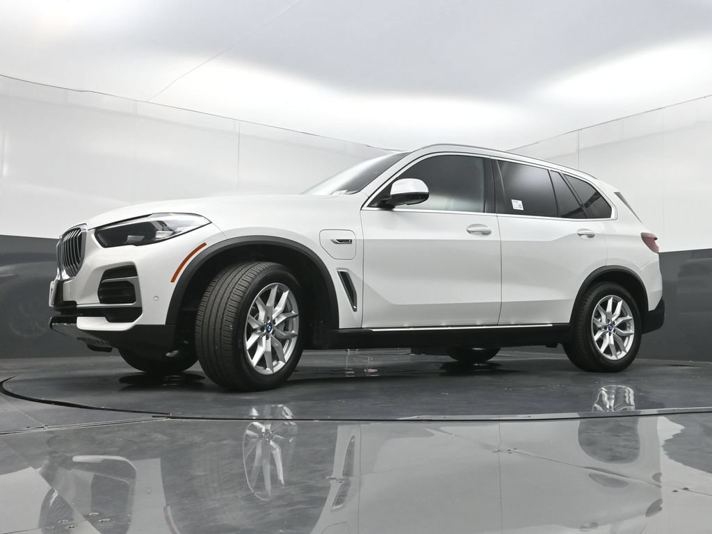 Used 2022 BMW X5 xDrive45e w/ Climate Comfort Package AWD/4WD image 28
