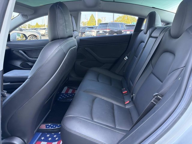 Used 2018 Tesla Model 3 Long Range RWD image 17