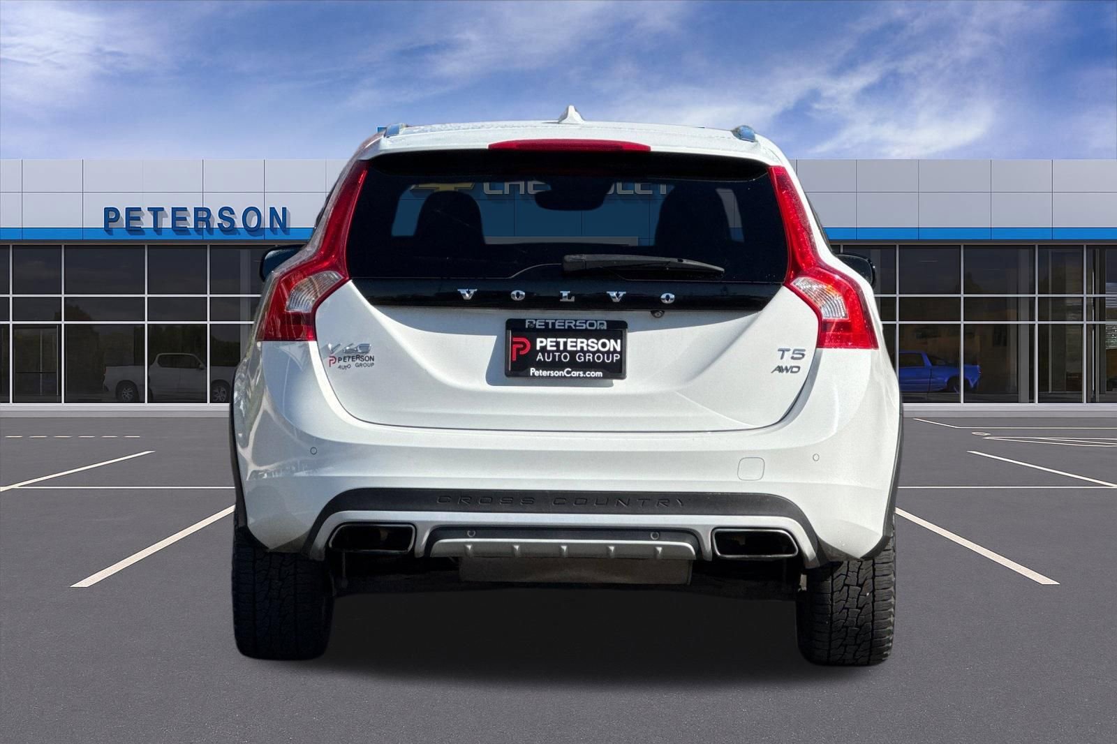 Used 2018 Volvo V60 T5 Cross Country image 5